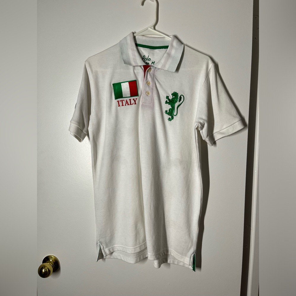 Moving Sale! Cute T-Shirt with Italian Flag